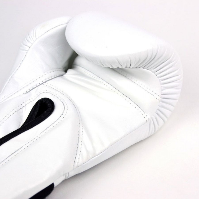 Боксерские перчатки турнира Glory Fairtex BGVG1 white 14 oz
