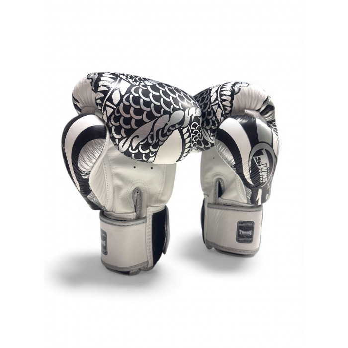 Боксерские перчатки Twins Special FBGV52 Dragon white silver 12 унций
