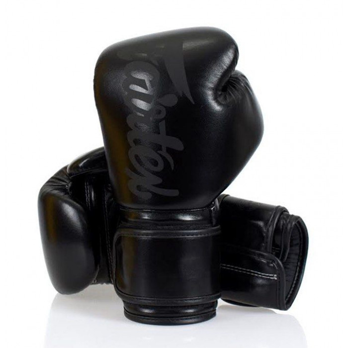 Боксерские перчатки Fairtex BGV14 Solid Black 10 oz