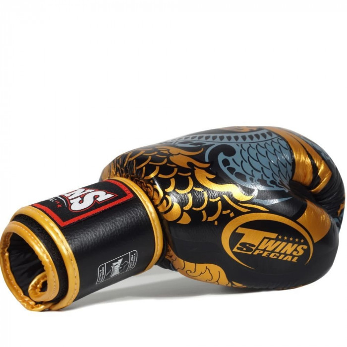 Боксерские перчатки FBGV52 Dragon black gold 14 oz