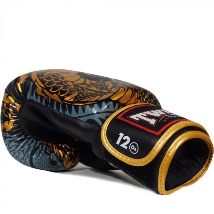 Боксерские перчатки FBGV52 Dragon black gold 14 oz