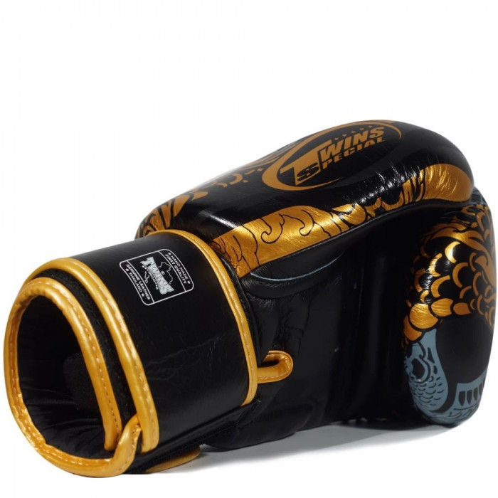 Боксерские перчатки FBGV52 Dragon black gold 16 oz